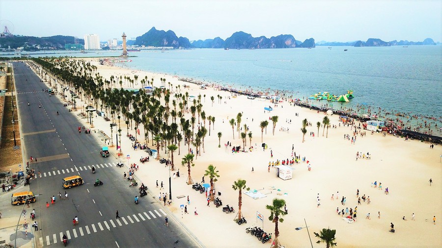 Bãi tắm Bãi Cháy — bãi biển nhân tạo miễn phí giữa lòng thành phố Hạ Long