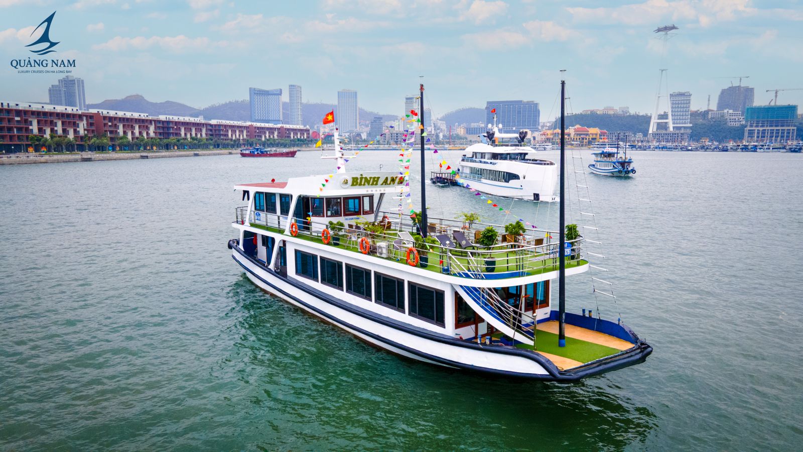 Bình An 86 - Tàu du lịch tại Hạ Long