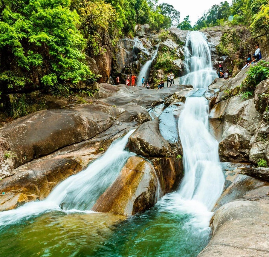 Thác Khe Vằn - điểm du lịch Hạ Long