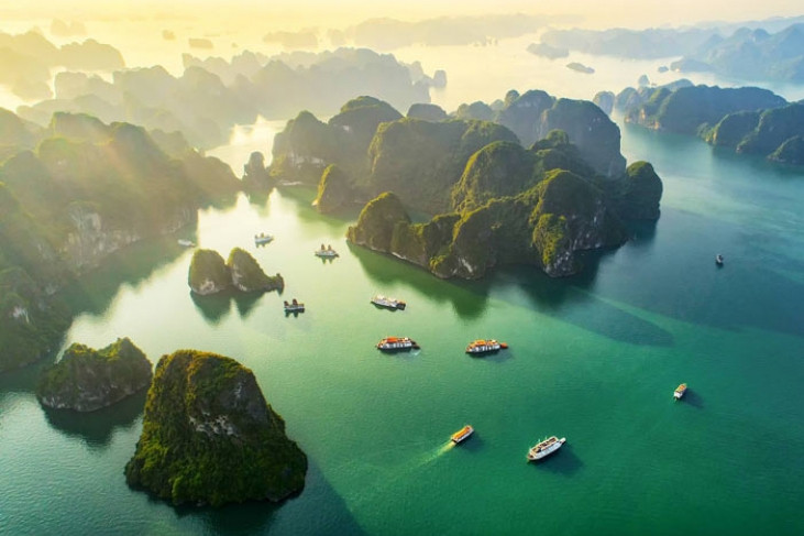 Vịnh Hạ Long: Kỳ quan di sản thiên nhiên thế giới giữa lòng Quảng Ninh
