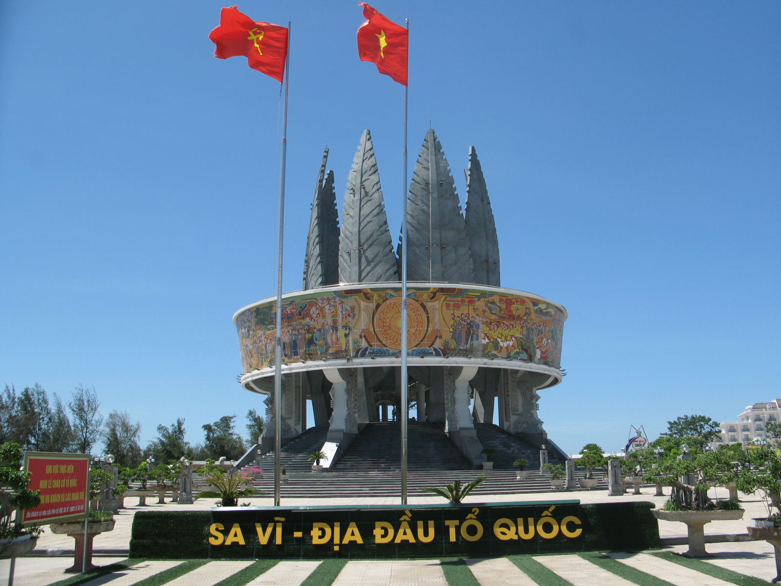Mũi Sa Vĩ - điểm du lịch Hạ Long