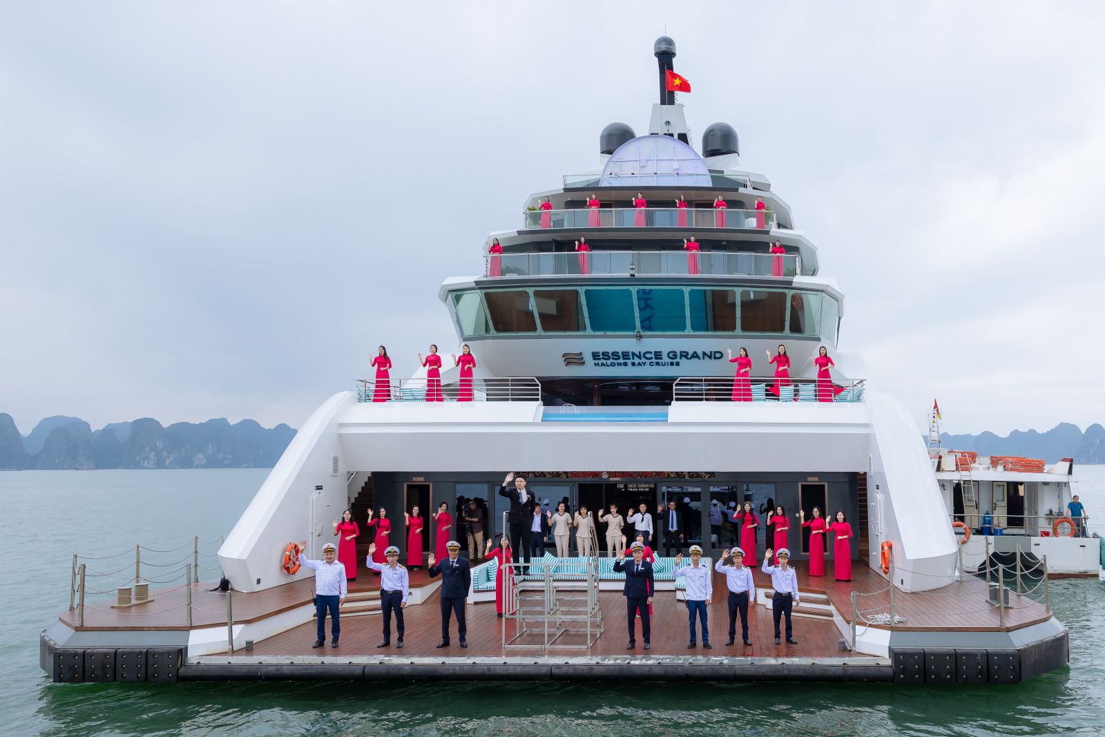 Grand Pioneer Cruise - Tàu du lịch tại Hạ Long