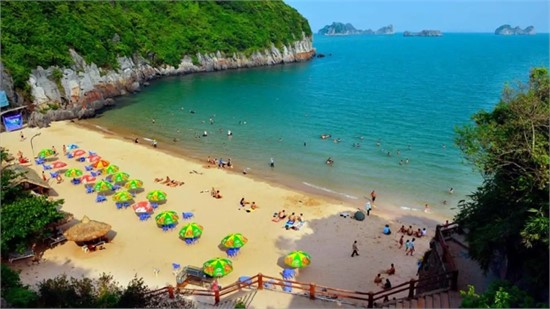 Đảo Quan Lạn và Ngọc Vừng — biển hoang sơ gần Hạ Long