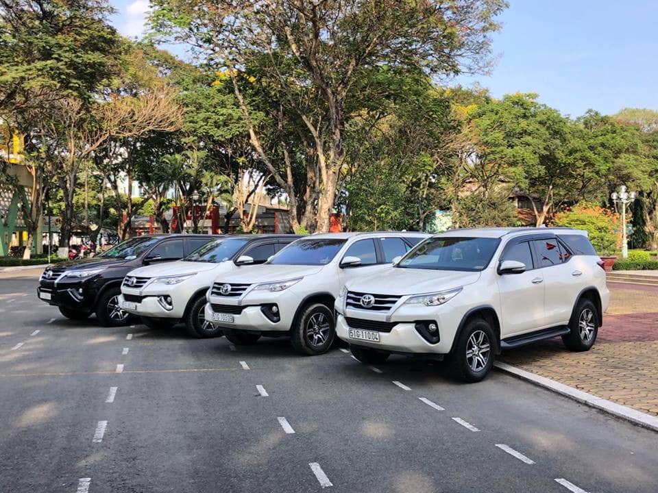 Thuê ô tô tự lái Hạ Long